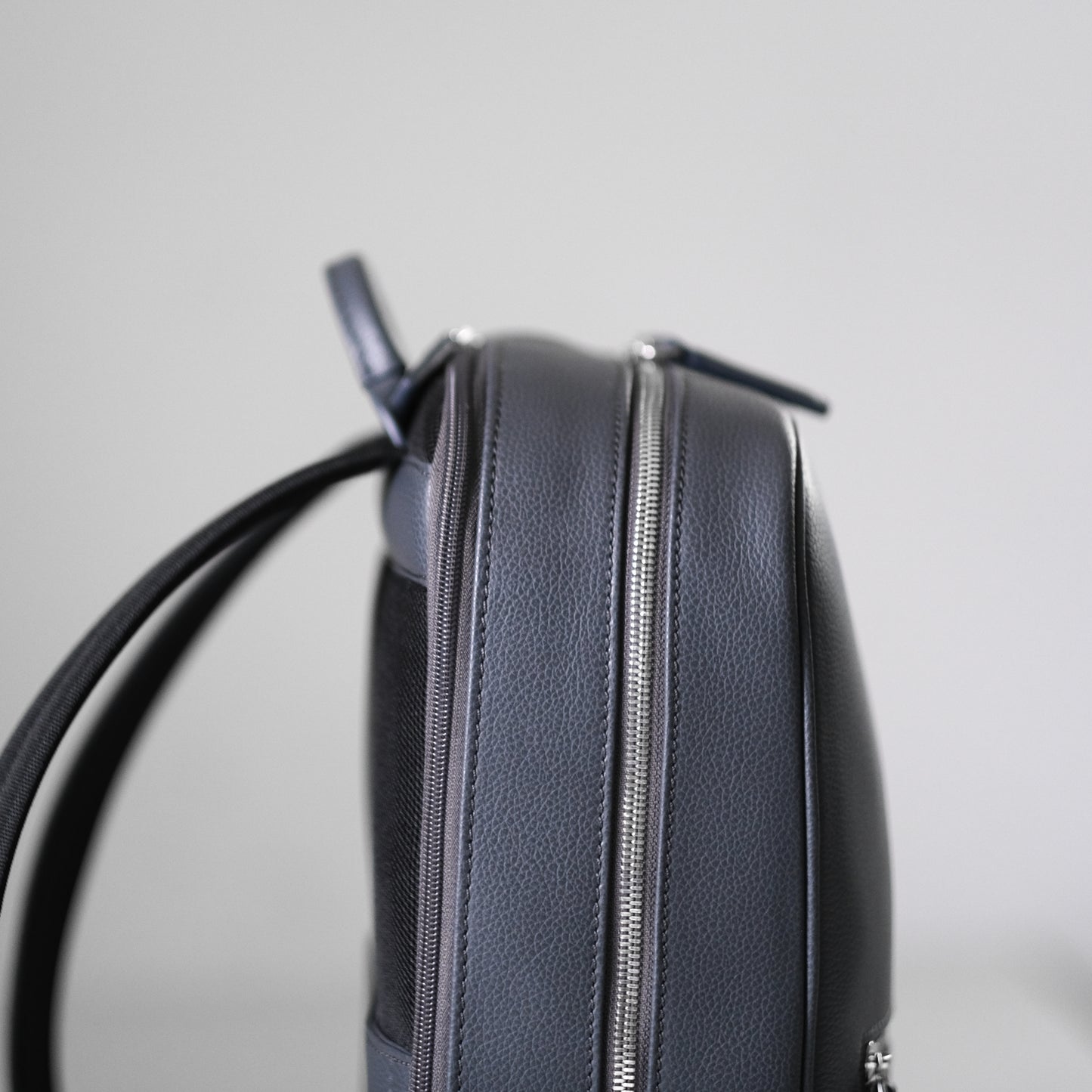 <アウトレット>Full Grain Leather Backpack (Navy-Nylon)