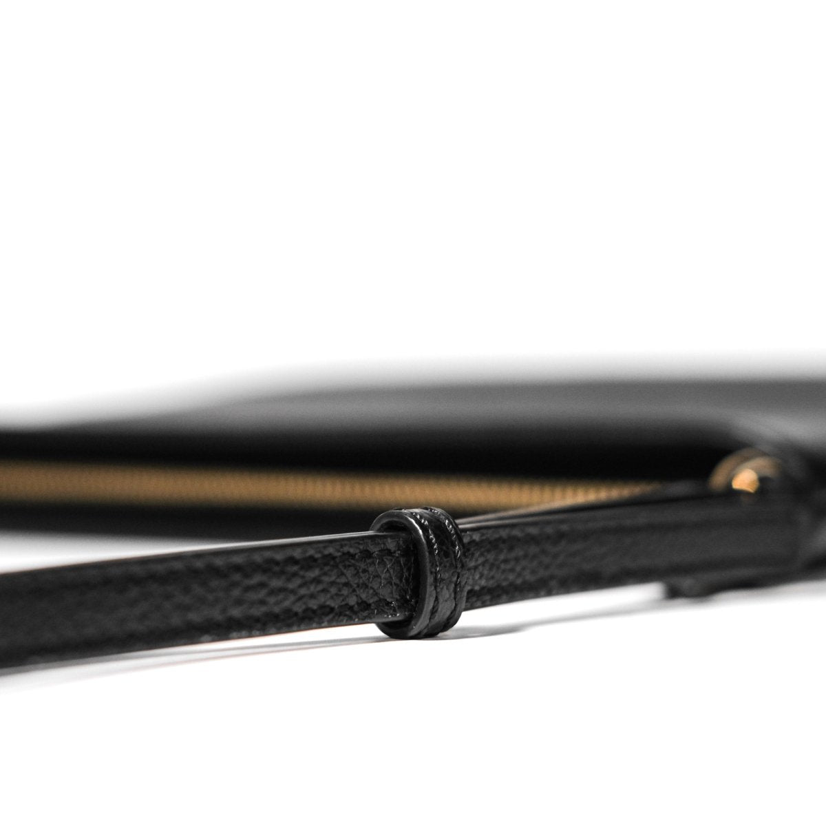 <先行予約 12月15日~発送>Italian Leather Sacoche - aucentic