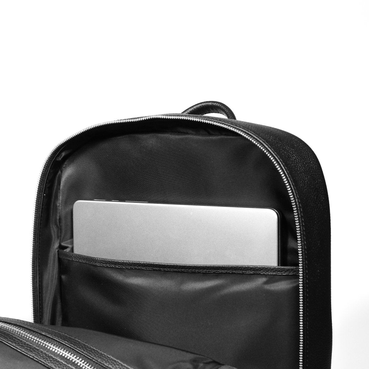 <受注生産4月19日~順次発送>Full Grain Leather Backpack - aucentic