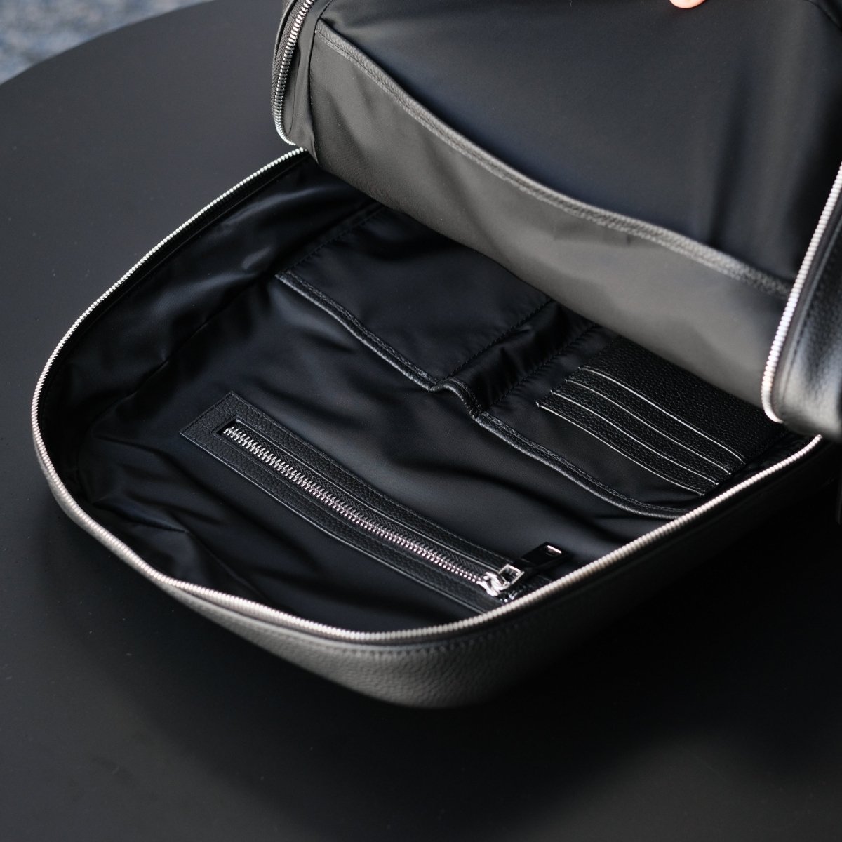 <受注生産4月19日~順次発送>Full Grain Leather Backpack - aucentic