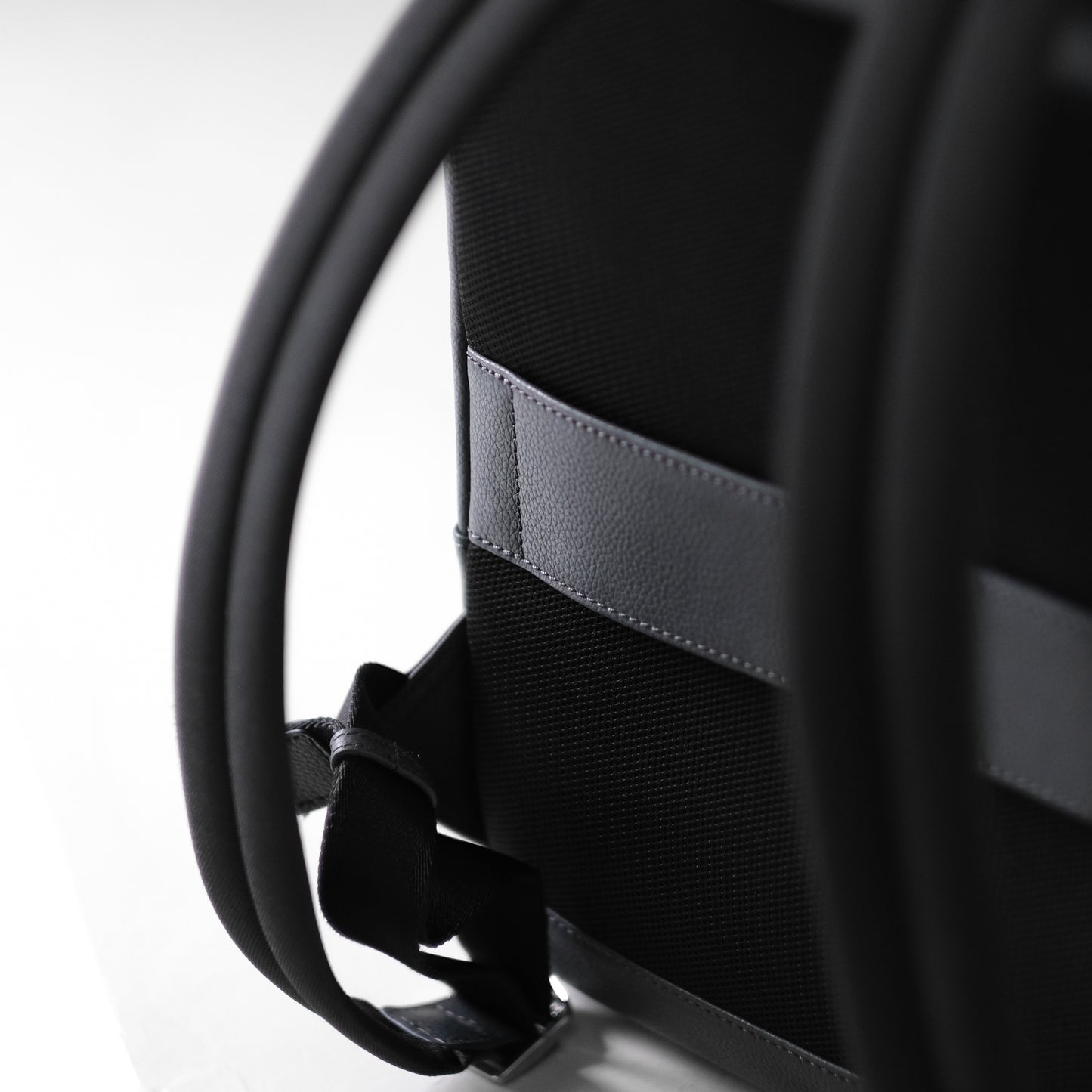 <アウトレット>Full Grain Leather Backpack (Navy-Nylon)