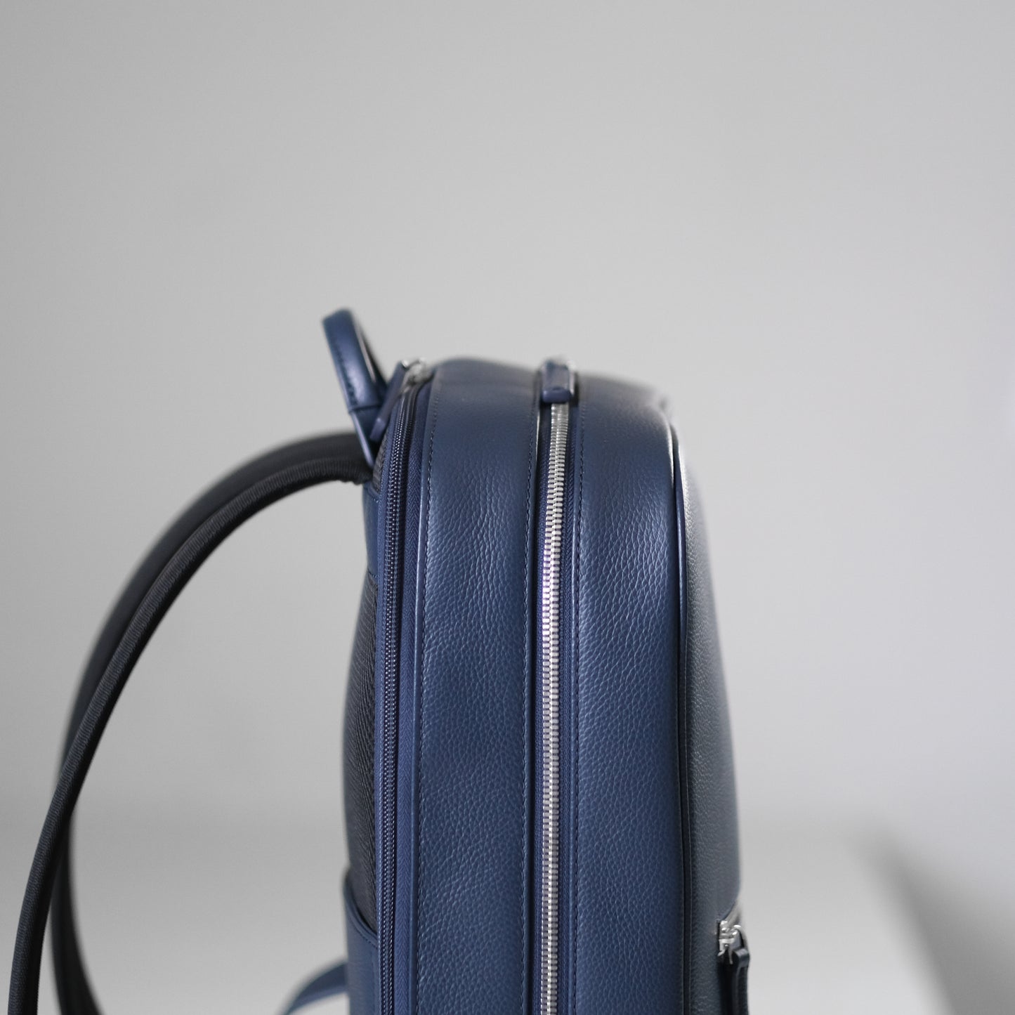 <アウトレット>Full Grain Leather Backpack (Navy-Nylon)