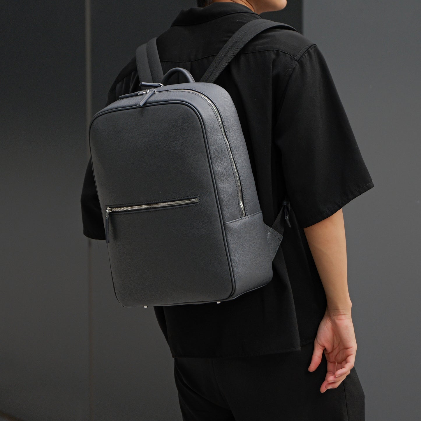 <アウトレット>Full Grain Leather Backpack (Navy-Nylon)