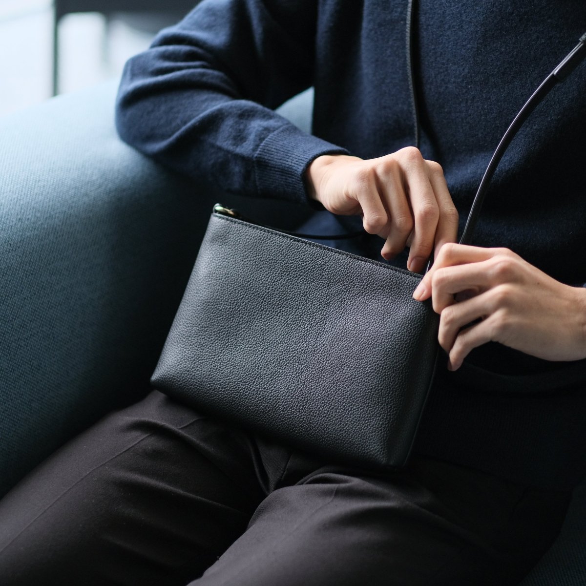 Italian Leather Sacoche (Navy) - aucentic